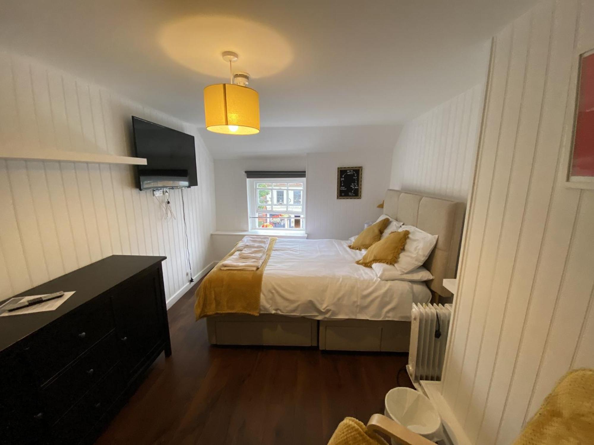 Wheatsheaf 4* Newport (Isle Of Wight)