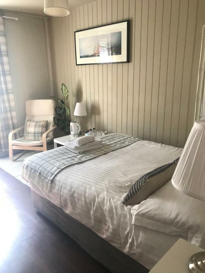 Wheatsheaf 4*