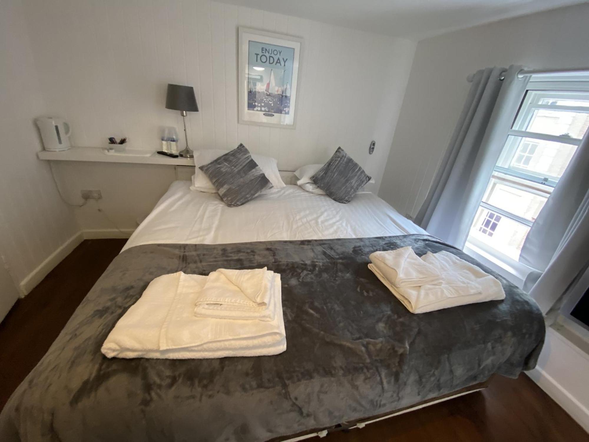 Wheatsheaf Bed & Breakfast 4*